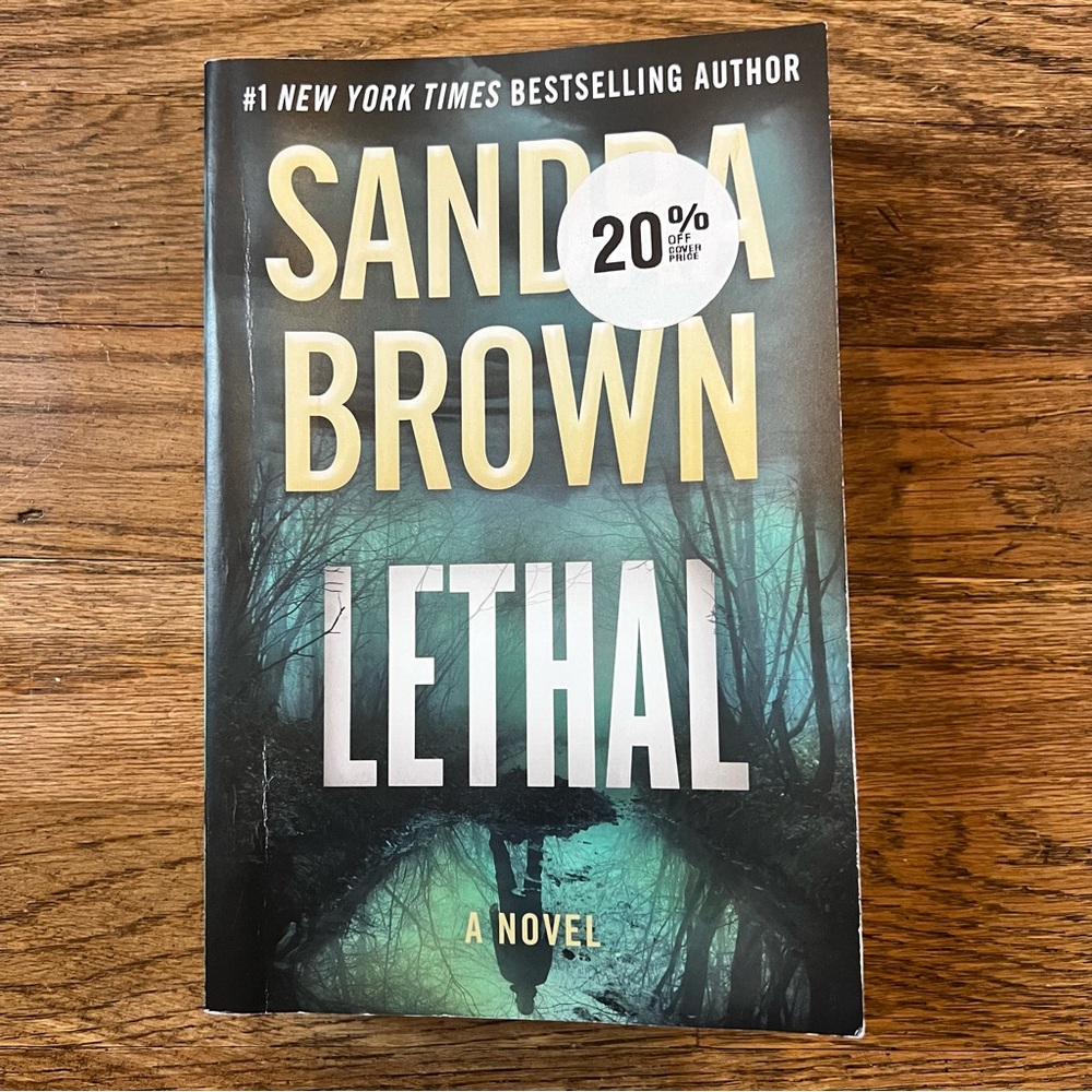 Lethal by Sandra Brown Paperback